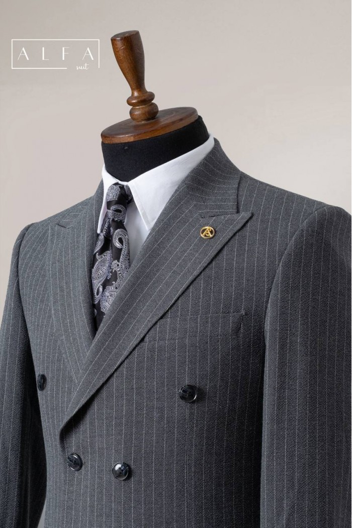 Alfa Suit Gri Çizgili Kruvaze Takım Elbise | Klasik Güç, Modern Duruş