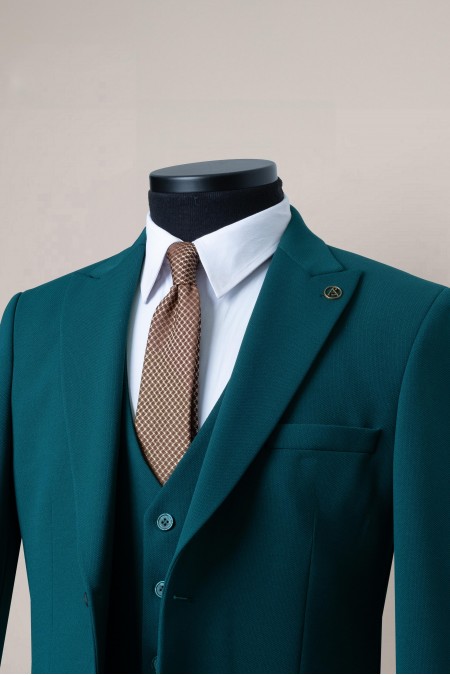 Zümrüt Yeşili İki Düğme Sivri Yaka Yelekli Takım Elbise